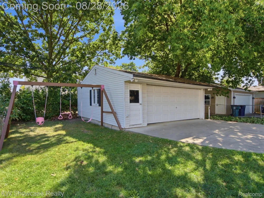 125 S Edgeworth Avenue Royal Oak City, MI 48067