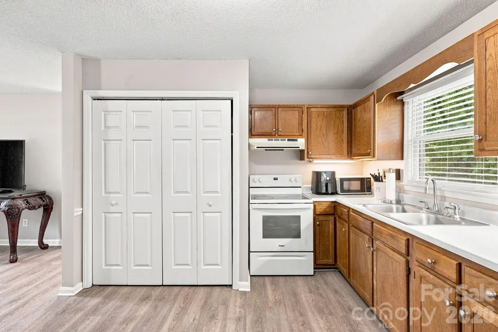 323 Avery Avenue High Point, NC 27265