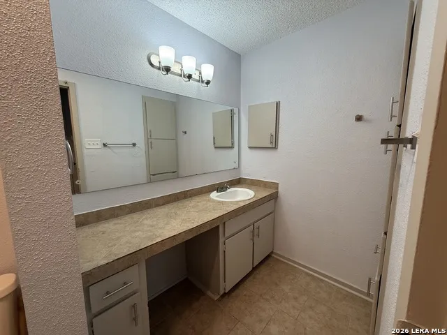 3243 Nacogdoches Rd #1206 San Antonio, TX 78217