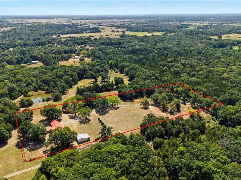 1816 County Road 2040 Ravenna, TX 75476