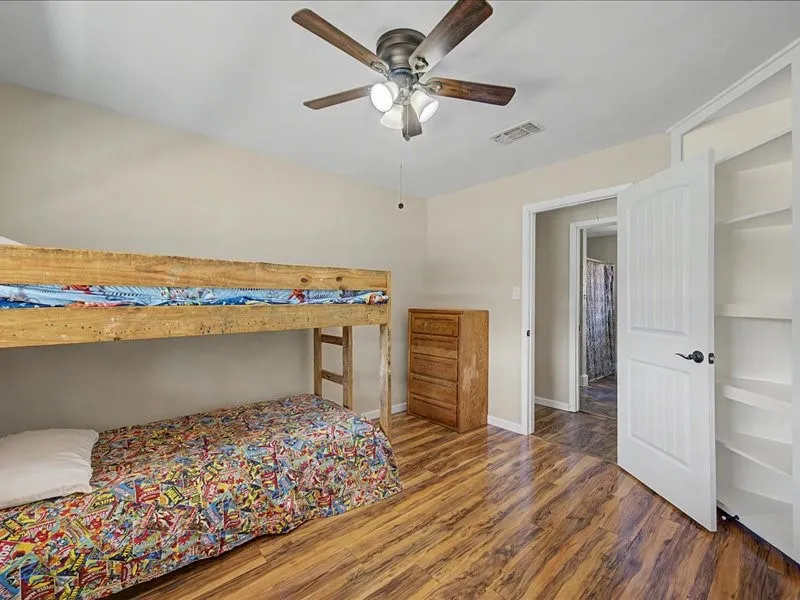 1816 County Road 2040 Ravenna, TX 75476