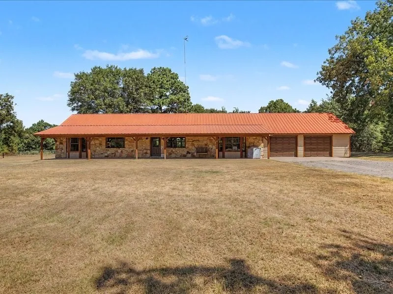 1816 County Road 2040 Ravenna, TX 75476