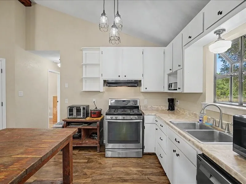 1816 County Road 2040 Ravenna, TX 75476