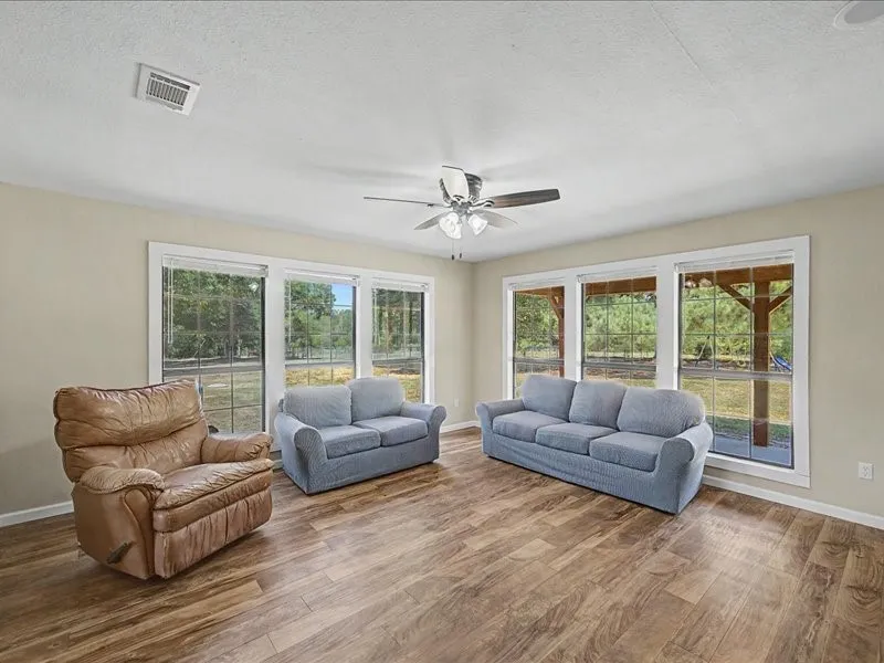 1816 County Road 2040 Ravenna, TX 75476