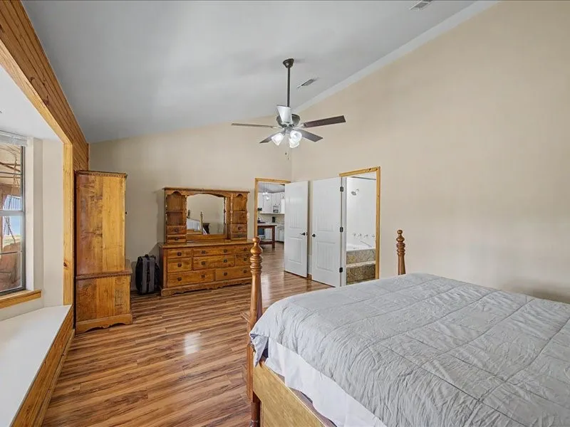1816 County Road 2040 Ravenna, TX 75476