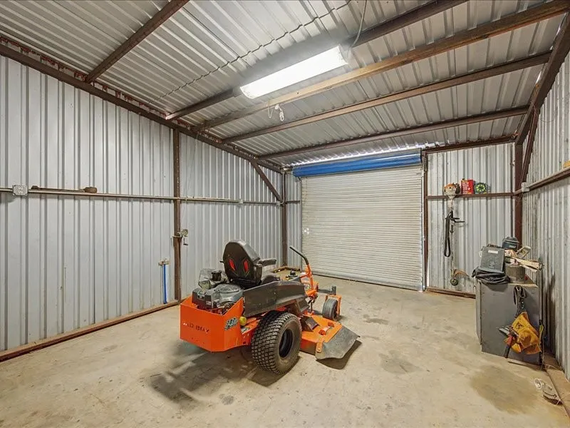 1816 County Road 2040 Ravenna, TX 75476