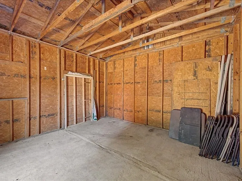 1816 County Road 2040 Ravenna, TX 75476