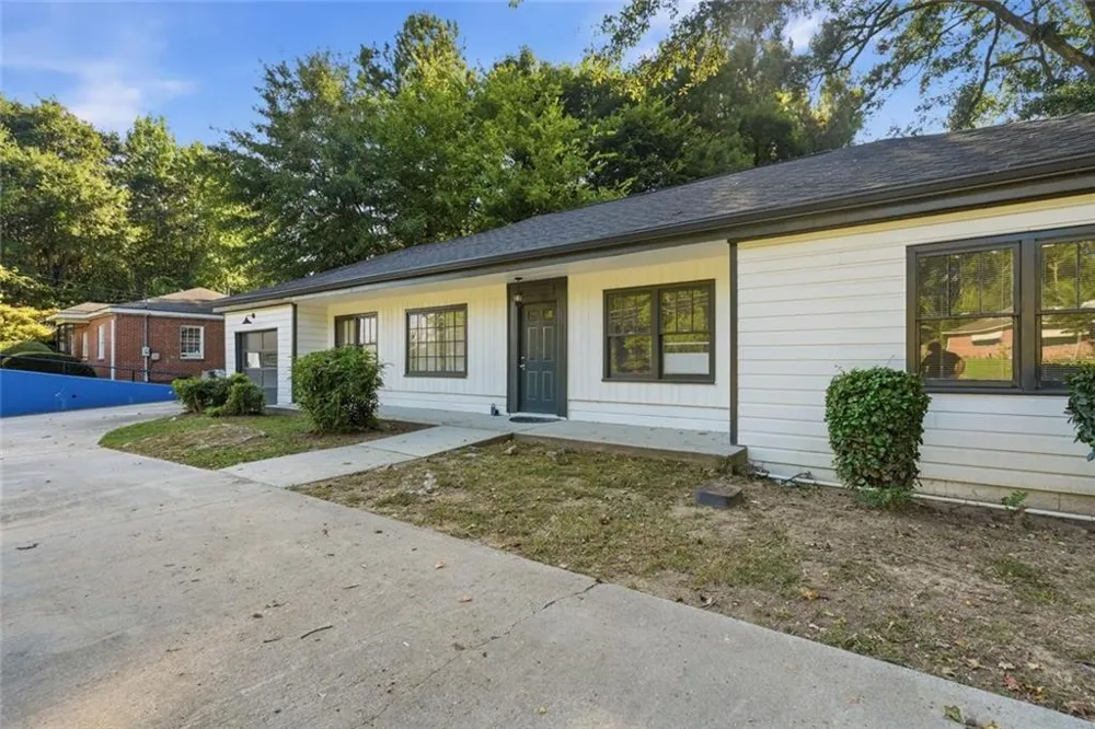 6220 Oakdale Road SE Mableton, GA 30126