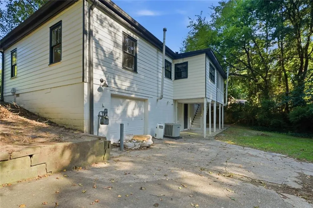 6220 Oakdale Road SE Mableton, GA 30126