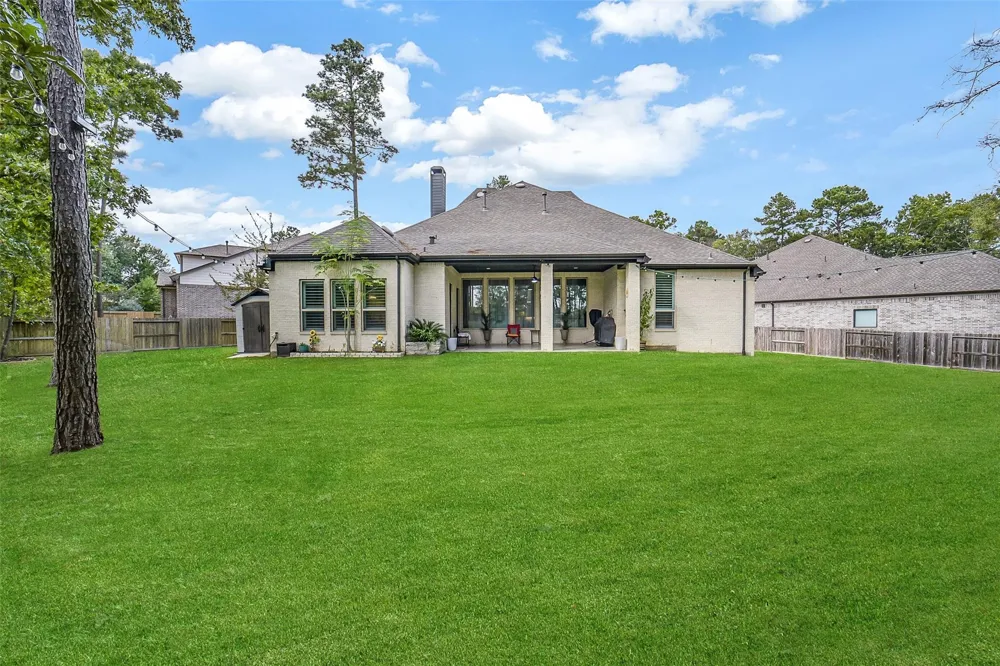 107 Rosewood Forest Court Willis, TX 77318