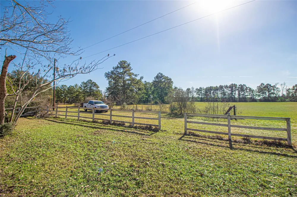 2764 Richardson Road E Livingston, TX 77351