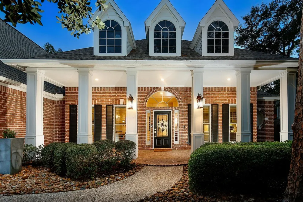 27 Acorn Cluster Court The Woodlands, TX 77381