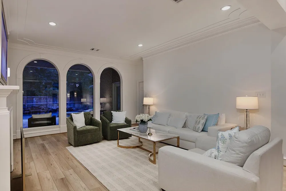27 Acorn Cluster Court The Woodlands, TX 77381