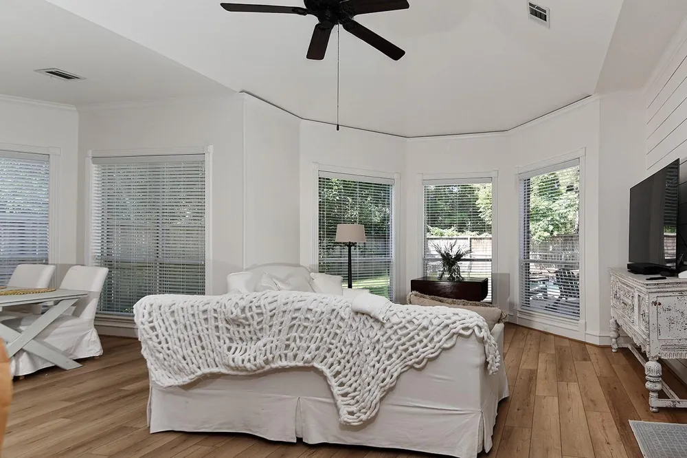 27 Acorn Cluster Court The Woodlands, TX 77381