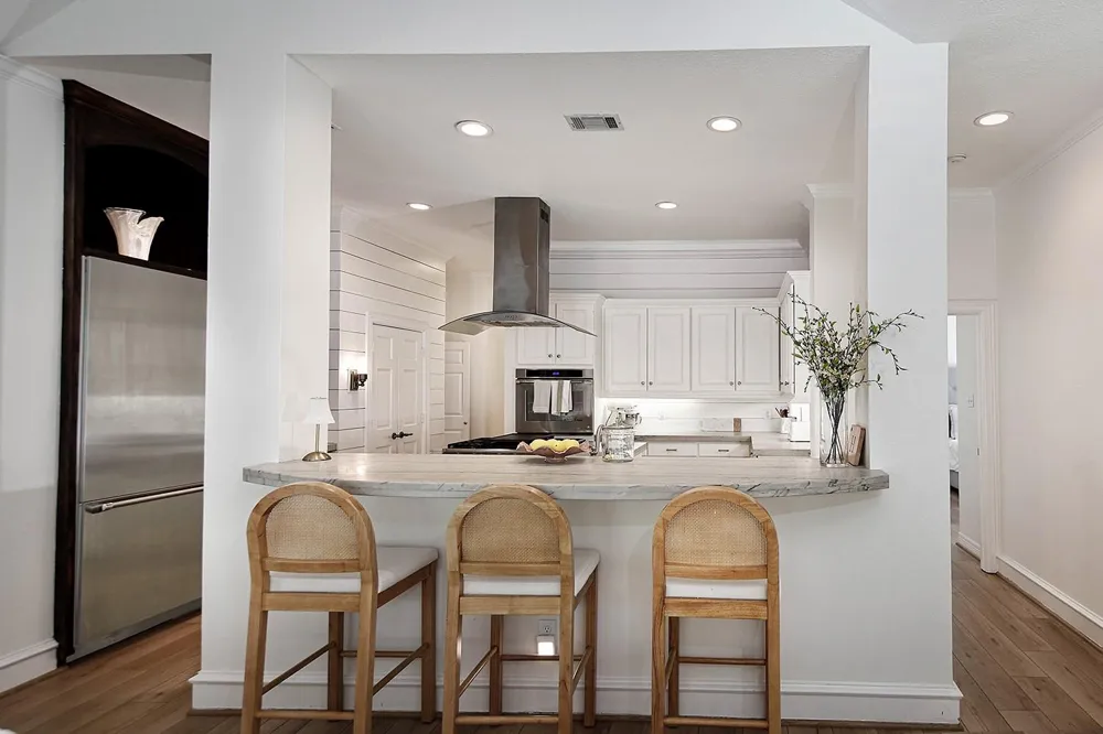 27 Acorn Cluster Court The Woodlands, TX 77381