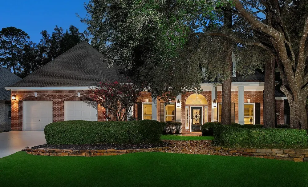 27 Acorn Cluster Court The Woodlands, TX 77381