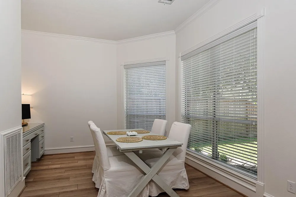 27 Acorn Cluster Court The Woodlands, TX 77381