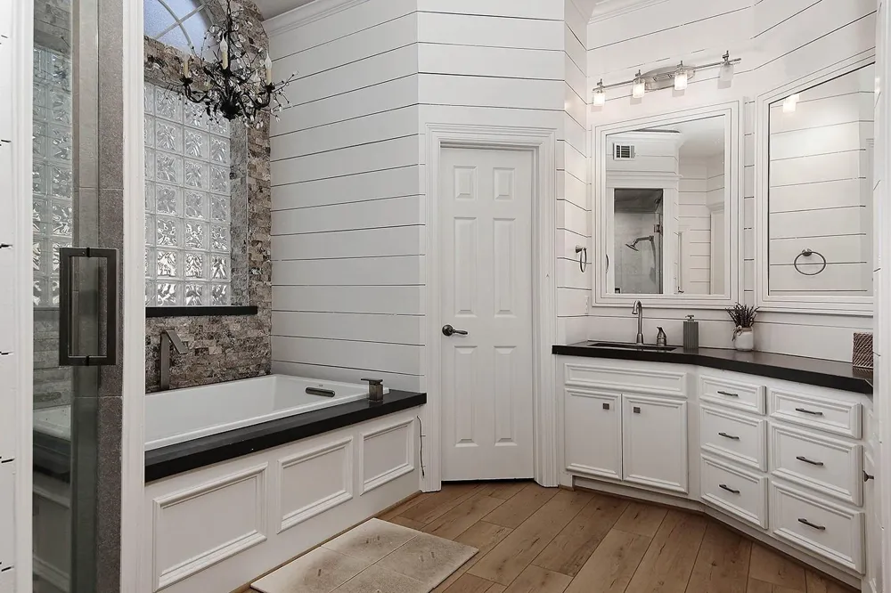 27 Acorn Cluster Court The Woodlands, TX 77381