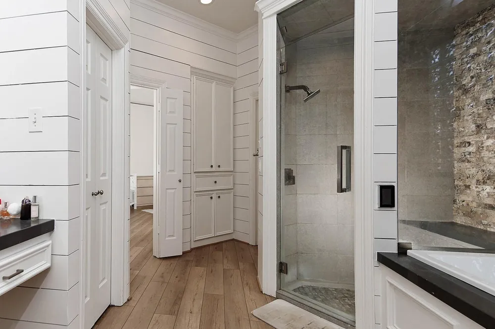 27 Acorn Cluster Court The Woodlands, TX 77381