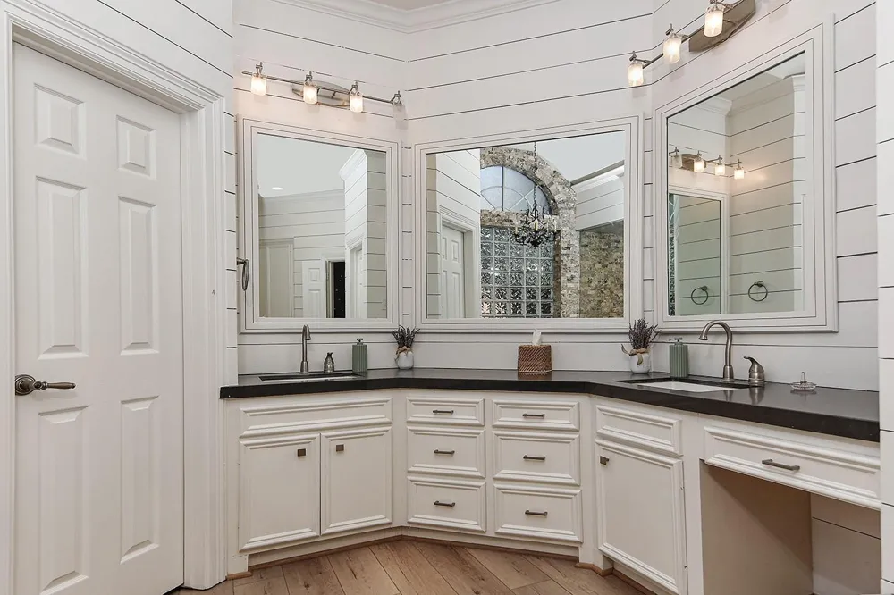 27 Acorn Cluster Court The Woodlands, TX 77381