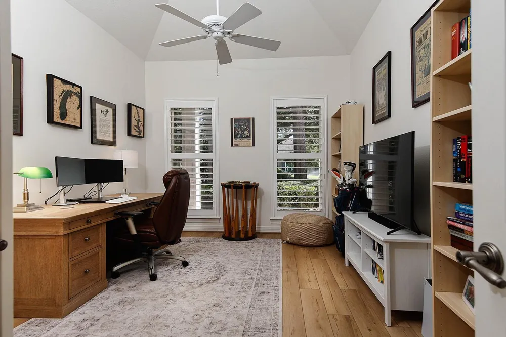 27 Acorn Cluster Court The Woodlands, TX 77381