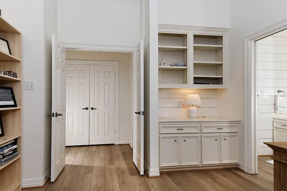 27 Acorn Cluster Court The Woodlands, TX 77381