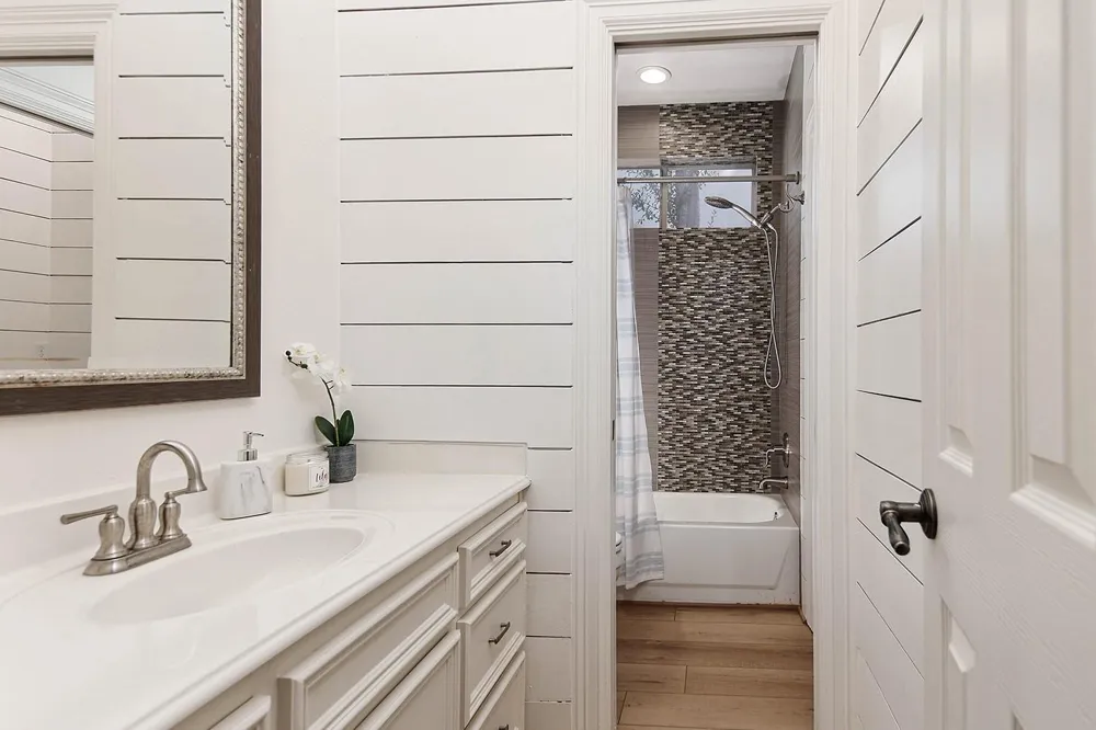 27 Acorn Cluster Court The Woodlands, TX 77381