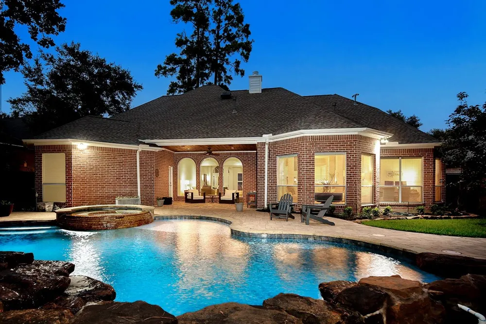 27 Acorn Cluster Court The Woodlands, TX 77381