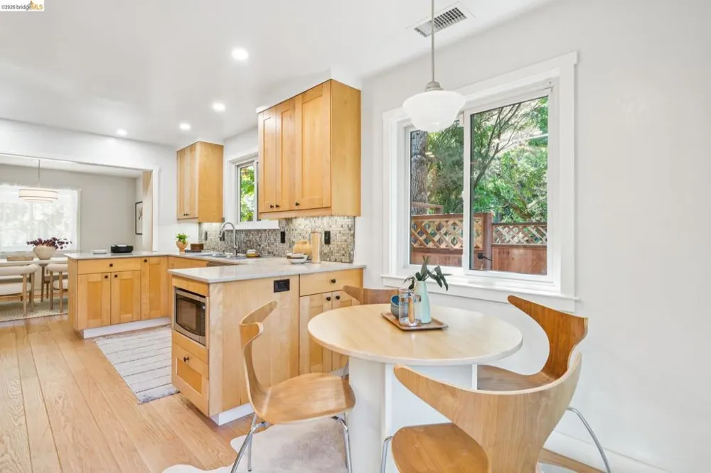 5565 Florence Ter Oakland, CA 94611