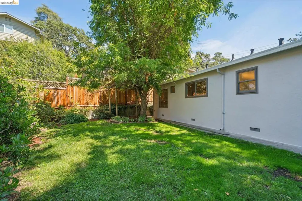 5565 Florence Ter Oakland, CA 94611