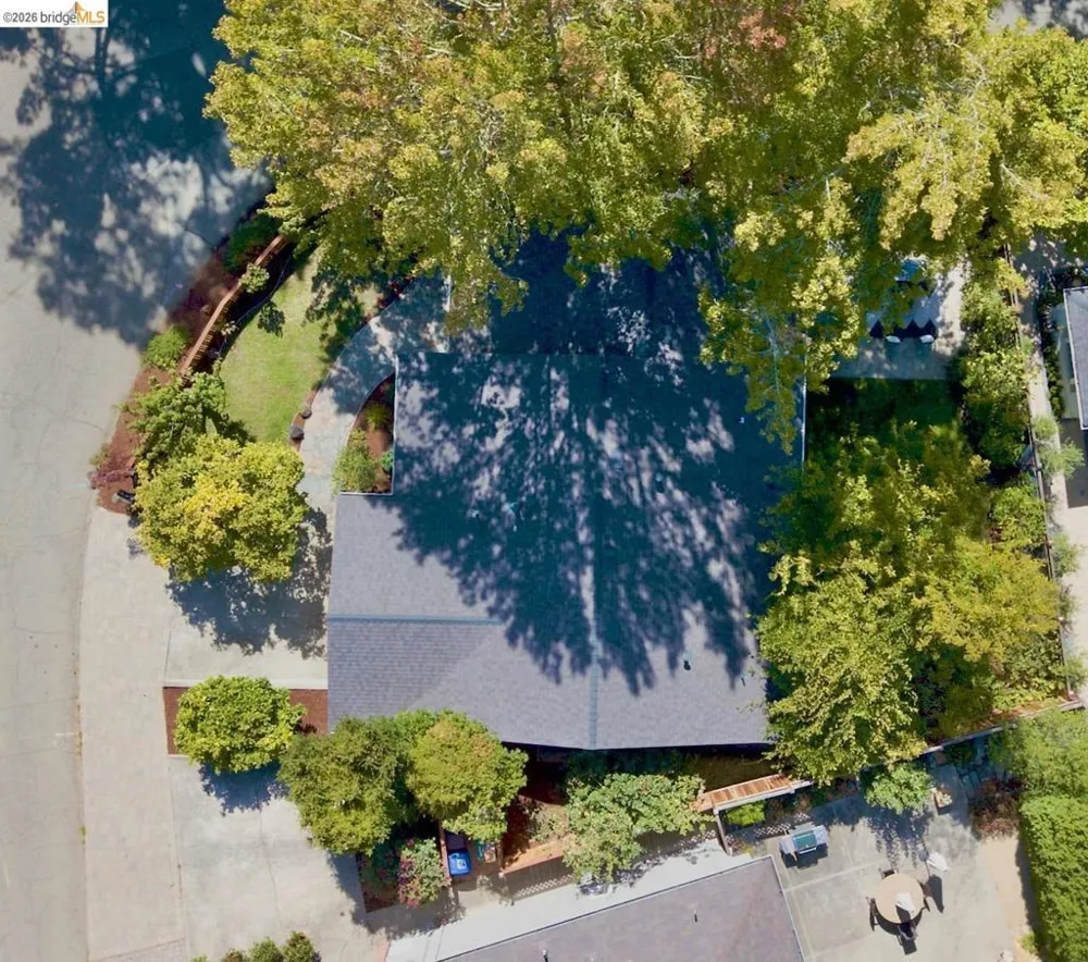 5565 Florence Ter Oakland, CA 94611