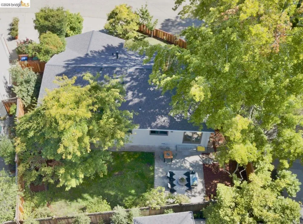 5565 Florence Ter Oakland, CA 94611