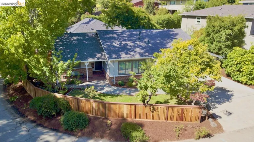 5565 Florence Ter Oakland, CA 94611