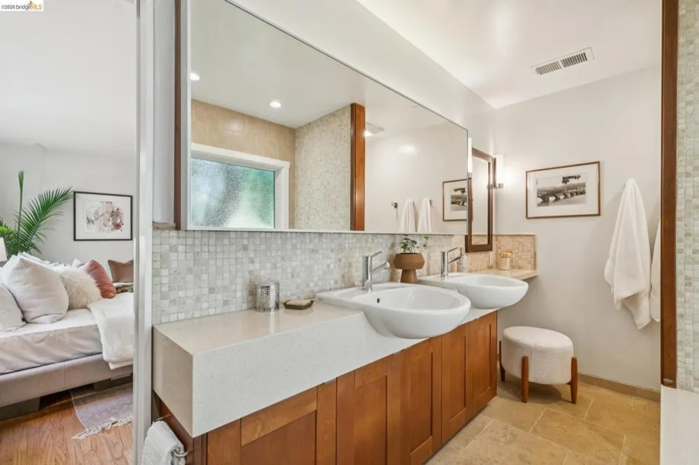 5565 Florence Ter Oakland, CA 94611