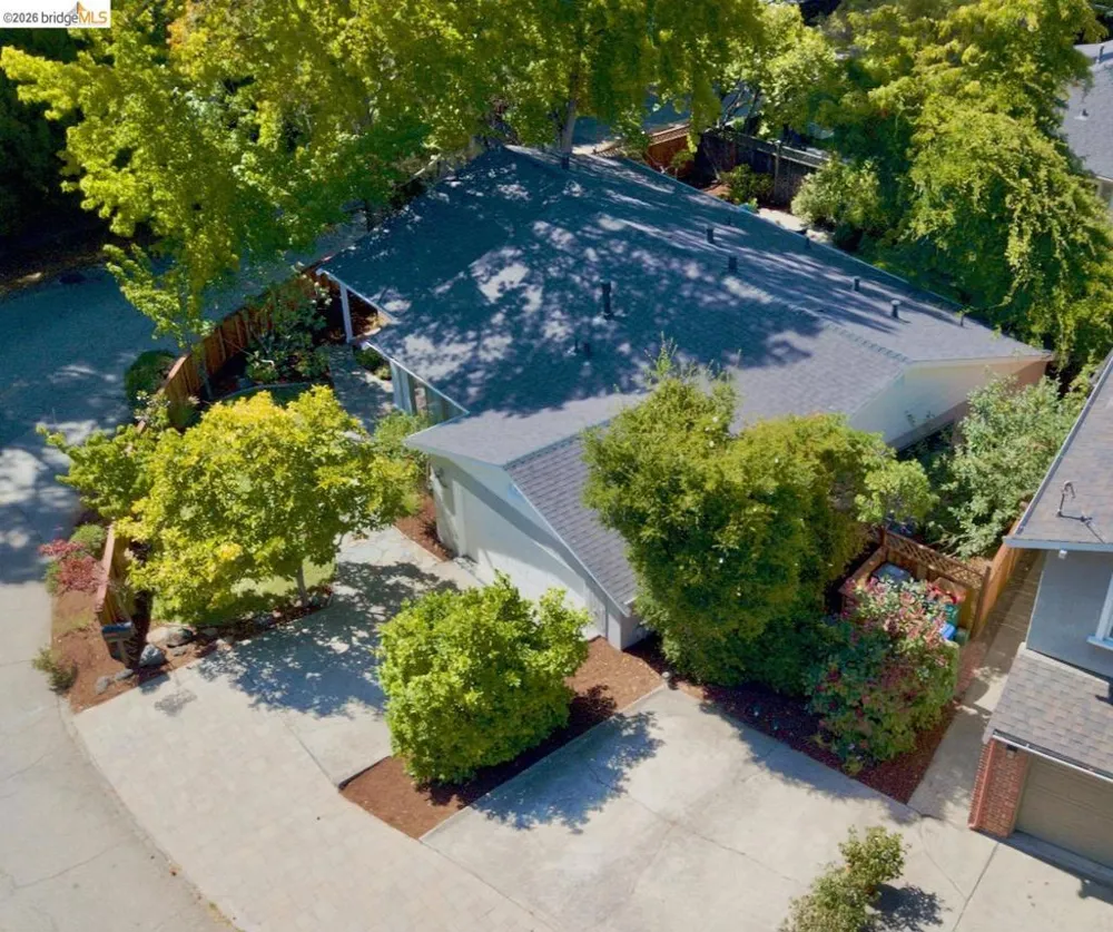 5565 Florence Ter Oakland, CA 94611