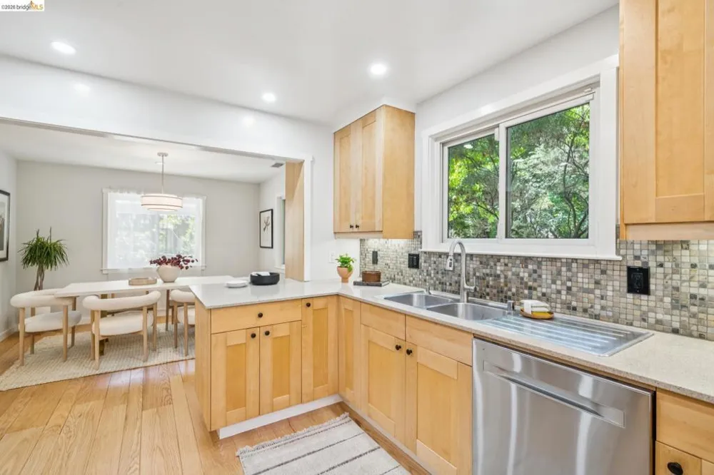 5565 Florence Ter Oakland, CA 94611