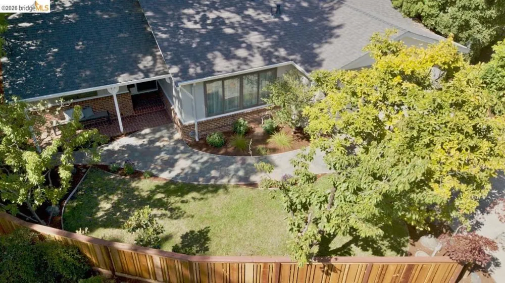5565 Florence Ter Oakland, CA 94611