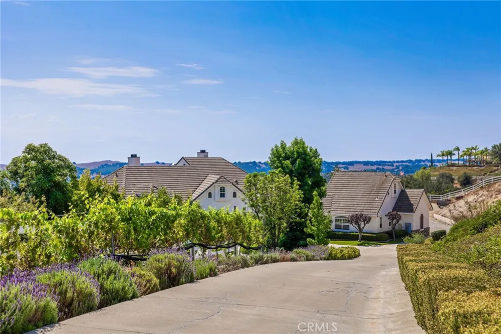 40190 Sierra De Ronda Murrieta, CA 92562