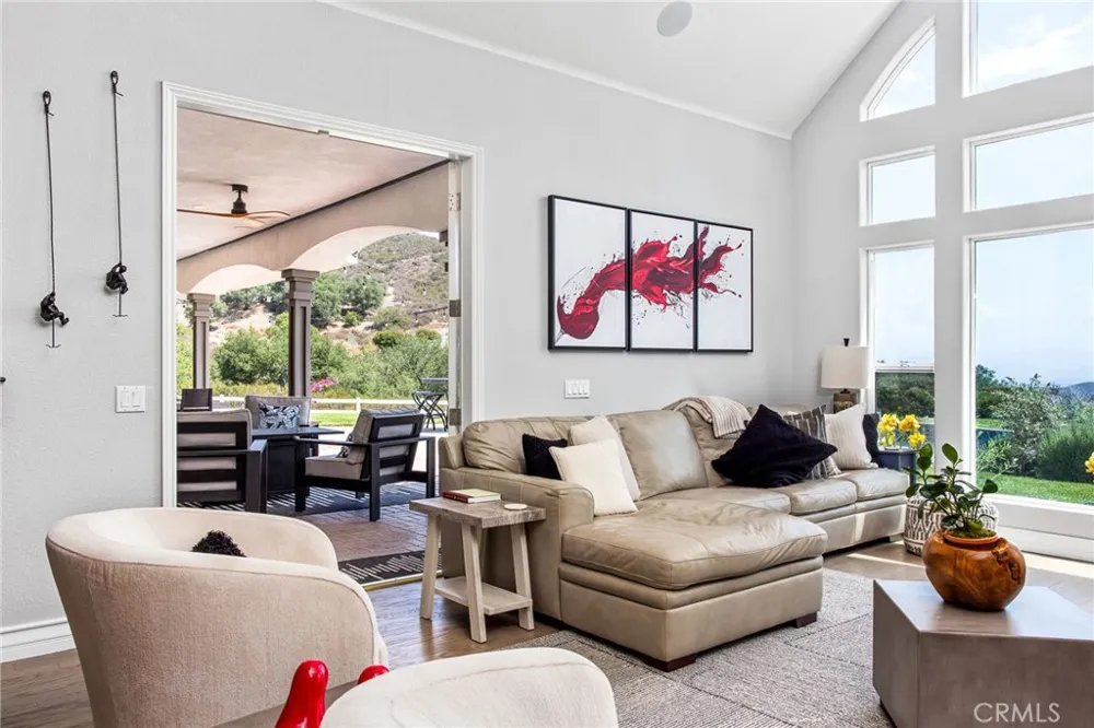 40190 Sierra De Ronda Murrieta, CA 92562