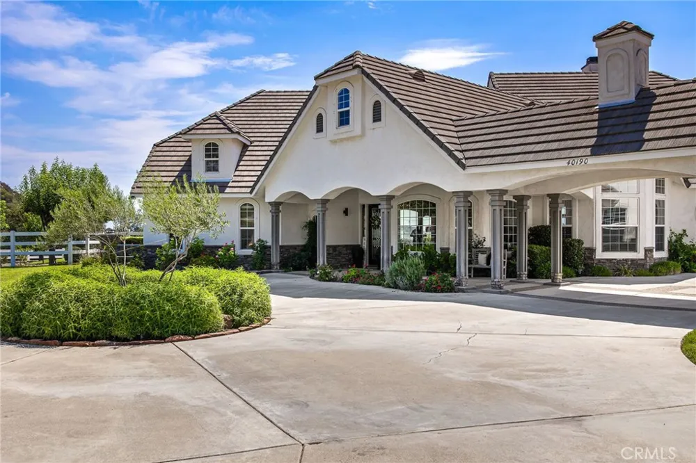 40190 Sierra De Ronda Murrieta, CA 92562