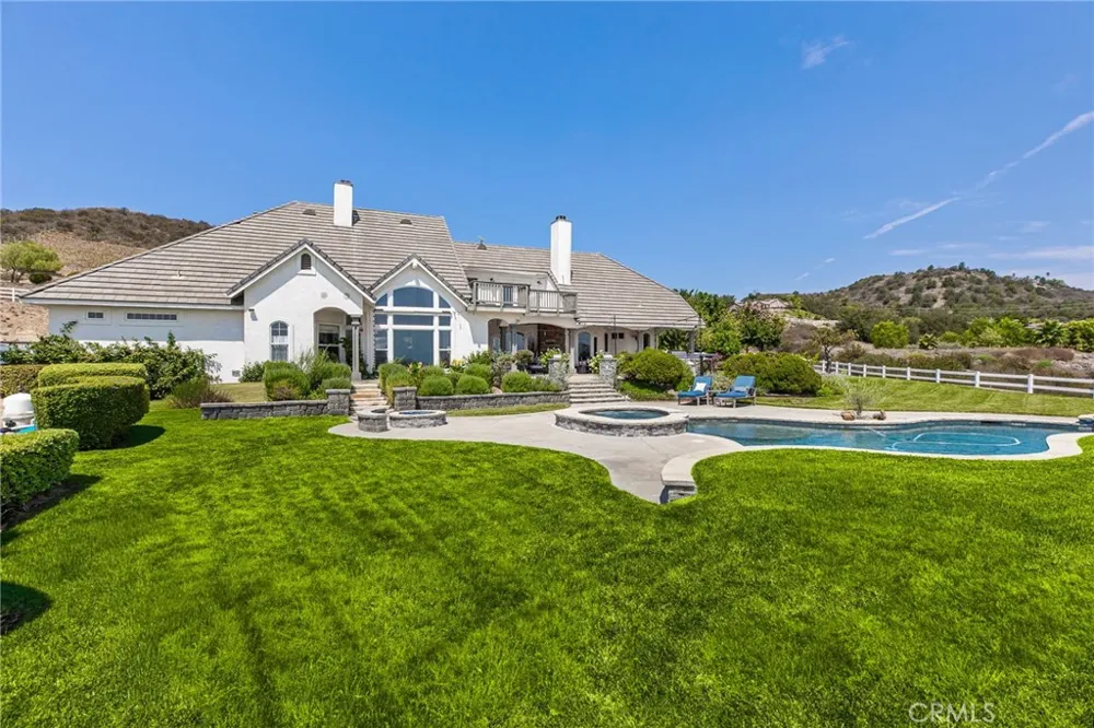 40190 Sierra De Ronda Murrieta, CA 92562