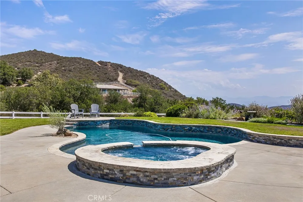40190 Sierra De Ronda Murrieta, CA 92562