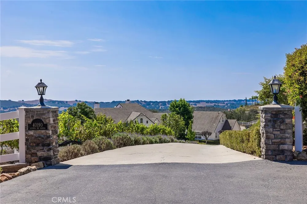 40190 Sierra De Ronda Murrieta, CA 92562