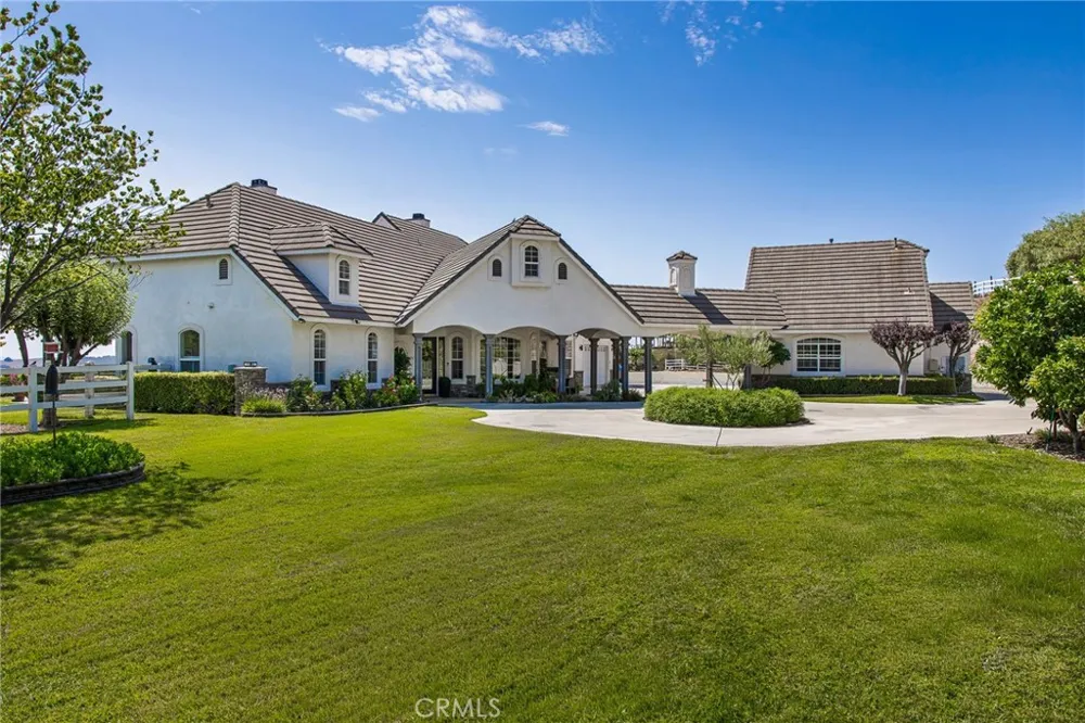 40190 Sierra De Ronda Murrieta, CA 92562