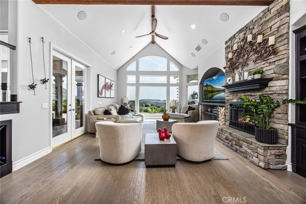 40190 Sierra De Ronda Murrieta, CA 92562