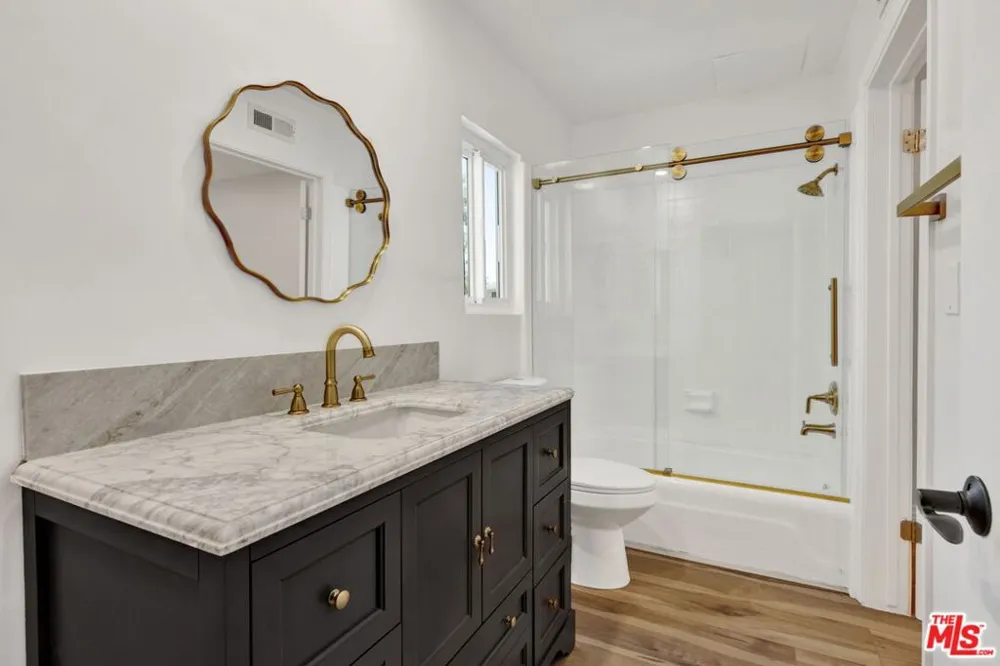 16608 Park Lane Circle Los Angeles, CA 90049