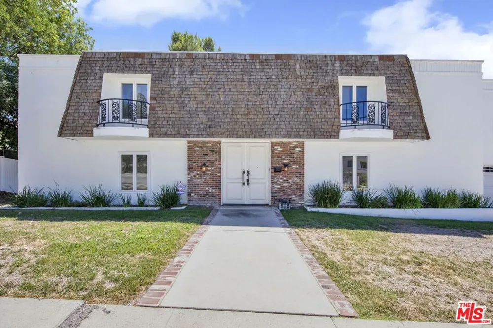 16608 Park Lane Circle Los Angeles, CA 90049