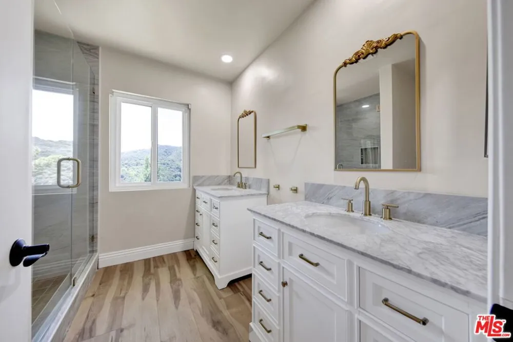 16608 Park Lane Circle Los Angeles, CA 90049