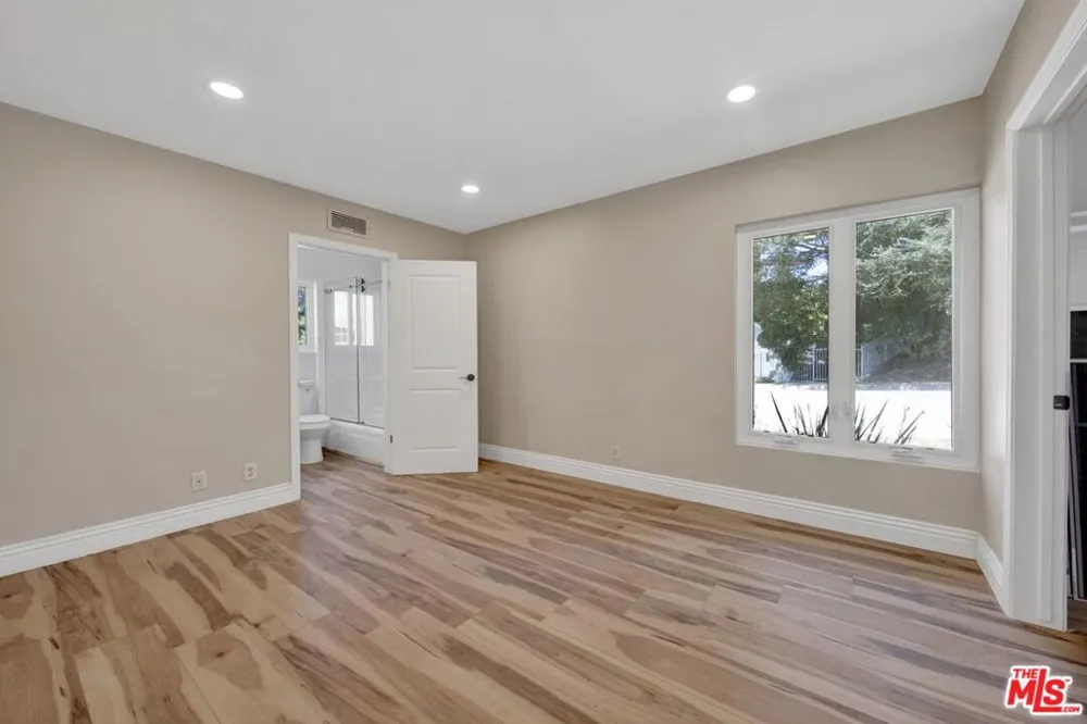 16608 Park Lane Circle Los Angeles, CA 90049