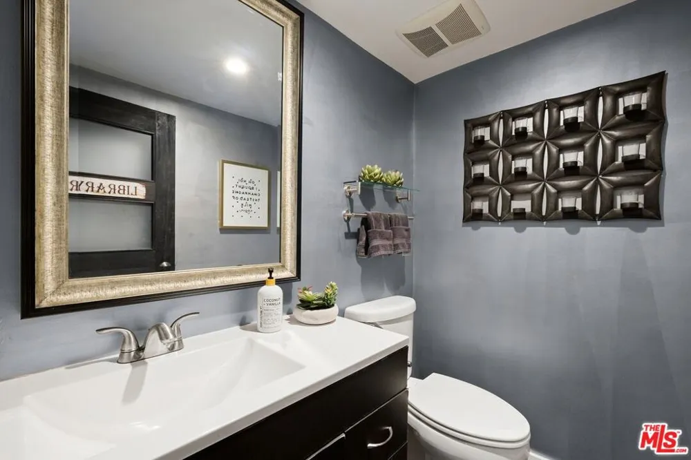 6141 Warner Drive Los Angeles, CA 90048